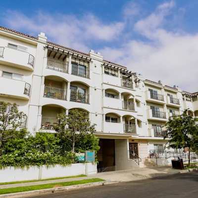 Sweetzer on Third by Wiseman property